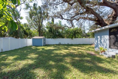 House in Tampa, Florida 3 bedrooms, 111.48 sq.m. № 1409773 - photo 3