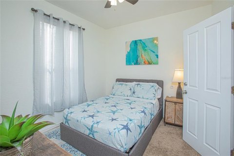 Townhouse in Davenport, Florida 4 bedrooms, 138.61 sq.m. № 1675273 - photo 9