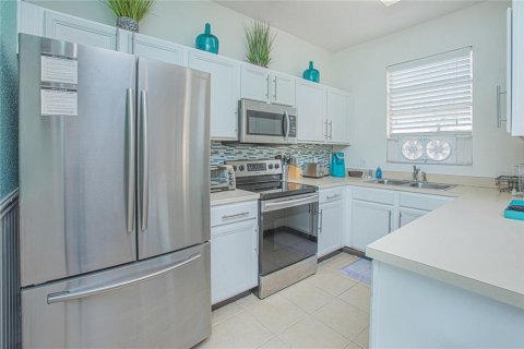 Townhouse in Davenport, Florida 4 bedrooms, 138.61 sq.m. № 1675273 - photo 6