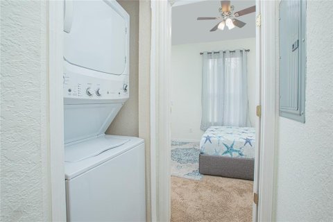 Townhouse in Davenport, Florida 4 bedrooms, 138.61 sq.m. № 1675273 - photo 8