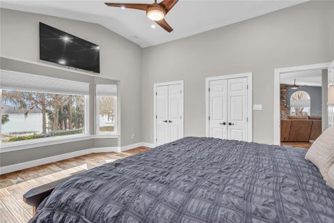 House in Tavares, Florida 5 bedrooms, 275.36 sq.m. № 1716939 - photo 29