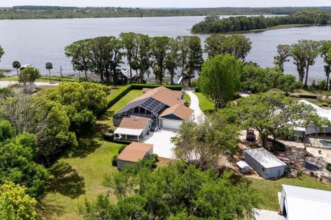House in Tavares, Florida 5 bedrooms, 275.36 sq.m. № 1716939 - photo 3
