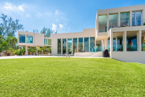 House in Longboat Key, Florida 4 bedrooms, 640.19 sq.m. № 2155211 - photo 16