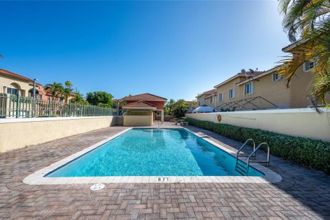 Condo in Miami, Florida, 3 bedrooms  № 2009516 - photo 21