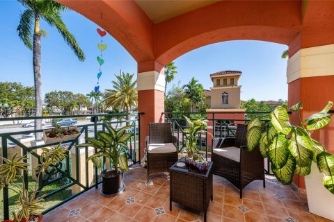 Condo in Miami, Florida, 3 bedrooms  № 2009516 - photo 4