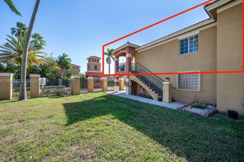 Condo in Miami, Florida, 3 bedrooms  № 2009516 - photo 23