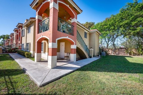 Condo in Miami, Florida, 3 bedrooms № 2009516