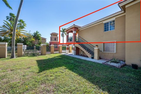 Condo in Miami, Florida, 3 bedrooms  № 2009516 - photo 5