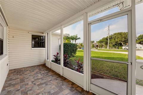 House in Ormond Beach, Florida 2 bedrooms, 124.86 sq.m. № 2425547 - photo 8