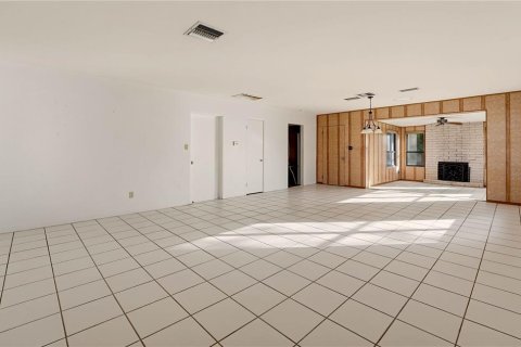 House in Ormond Beach, Florida 2 bedrooms, 124.86 sq.m. № 2425547 - photo 15