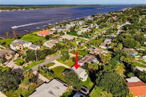 House in Ormond Beach, Florida 2 bedrooms, 124.86 sq.m. № 2425547 - photo 3