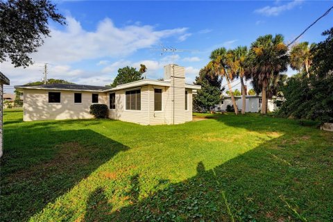 House in Ormond Beach, Florida 2 bedrooms, 124.86 sq.m. № 2425547 - photo 28
