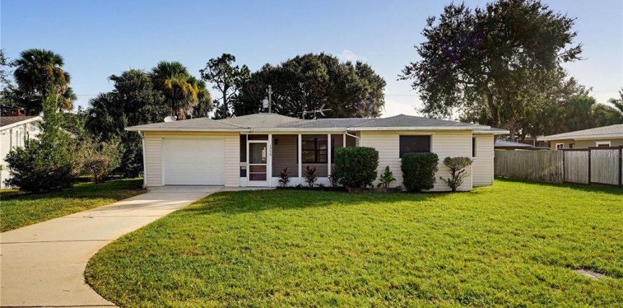 House in Ormond Beach, Florida 2 bedrooms, 124.86 sq.m. № 2425547