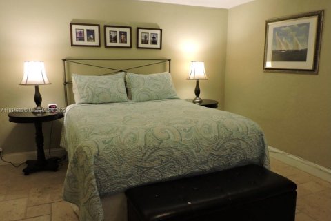 Condo in Hollywood, Florida, 1 bedroom  № 1816392 - photo 4