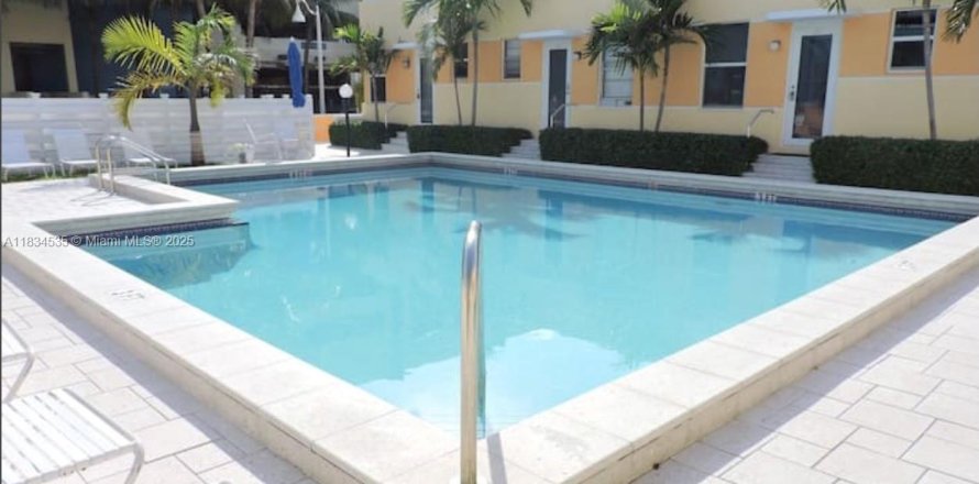 Condo in Hollywood, Florida, 1 bedroom № 1816392