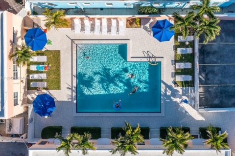 Condo in Hollywood, Florida, 1 bedroom  № 1816392 - photo 5