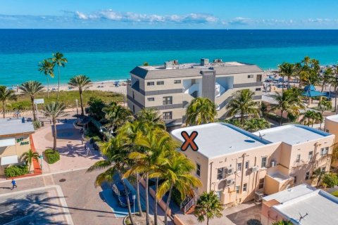 Condo in Hollywood, Florida, 1 bedroom  № 1816392 - photo 10