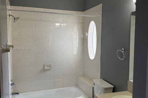 Купить виллу или дом в Хомстед, Флорида 5 спален, 191.84м2, № 2032864 - фото 26