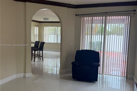 Купить виллу или дом в Хомстед, Флорида 5 спален, 191.84м2, № 2032864 - фото 9