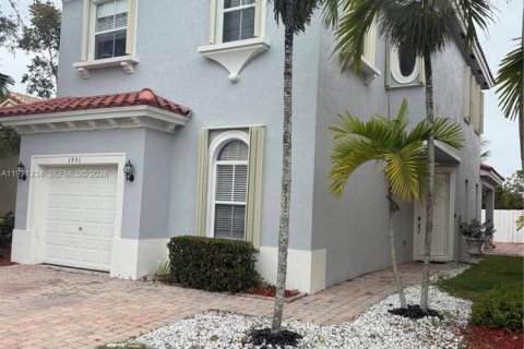 Купить виллу или дом в Хомстед, Флорида 5 спален, 191.84м2, № 2032864 - фото 3