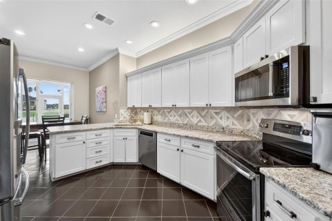 House in Lakeland, Florida 3 bedrooms, 267.84 sq.m. № 1883030 - photo 16