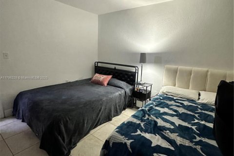 Condo in Miami, Florida, 1 bedroom  № 1711829 - photo 22