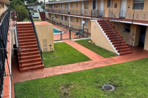 Condo in Miami, Florida, 1 bedroom  № 1711829 - photo 7