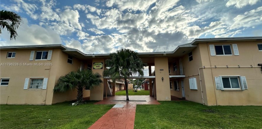 Condo in Miami, Florida, 1 bedroom № 1711829