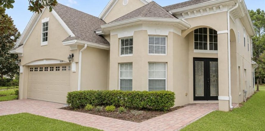 House in Orlando, Florida 4 bedrooms, 260.96 sq.m. № 2424226