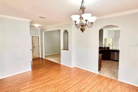 House in Orlando, Florida 4 bedrooms, 260.96 sq.m. № 2424226 - photo 5