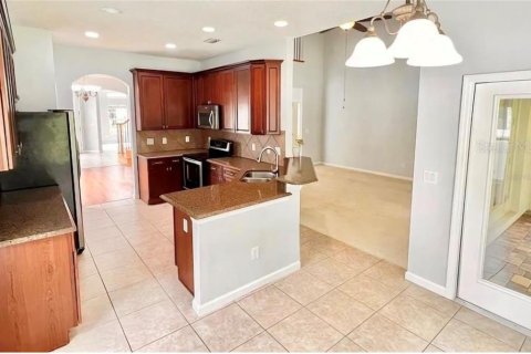 House in Orlando, Florida 4 bedrooms, 260.96 sq.m. № 2424226 - photo 8