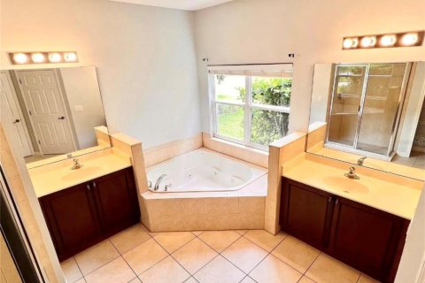 House in Orlando, Florida 4 bedrooms, 260.96 sq.m. № 2424226 - photo 13