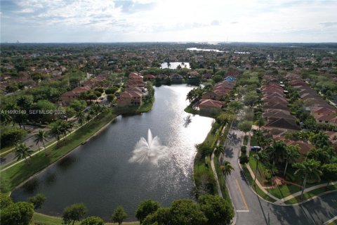 Adosado en venta en Miramar, Florida, 3 dormitorios, 148.74 m2 № 2057561 - foto 30