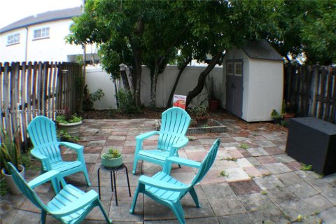 Adosado en venta en Miramar, Florida, 3 dormitorios, 148.74 m2 № 2057561 - foto 21