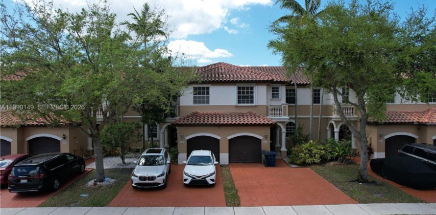 Adosado en Miramar, Florida 3 dormitorios, 148.74 m2 № 2057561