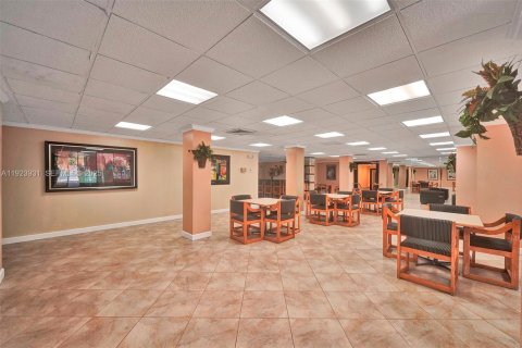 Купить кондоминиум в Холливуд, Флорида 1 спальня, 83.15м2, № 1982335 - фото 25