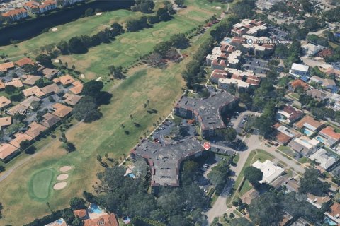 Condo in Hollywood, Florida, 1 bedroom  № 1982335 - photo 20