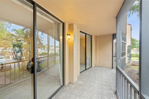 Купить кондоминиум в Холливуд, Флорида 1 спальня, 83.15м2, № 1982335 - фото 20