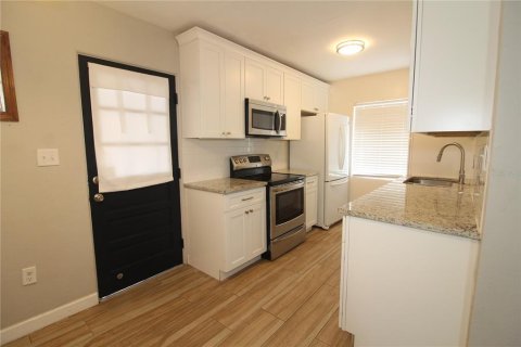 Villa ou maison à louer à Sanford, Floride: 3 chambres, 127.46 m2 № 2149835 - photo 4