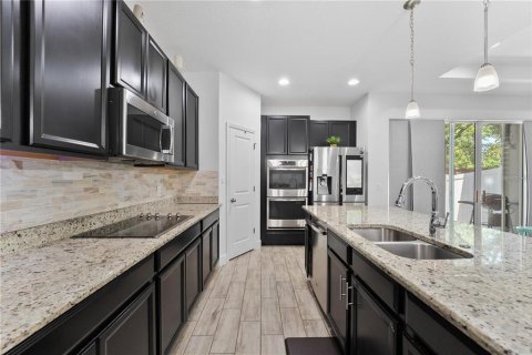 Townhouse in Longwood, Florida 4 bedrooms, 213.12 sq.m. № 2130855 - photo 11