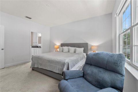 Townhouse in Longwood, Florida 4 bedrooms, 213.12 sq.m. № 2130855 - photo 18