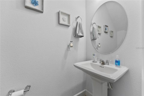 Townhouse in Longwood, Florida 4 bedrooms, 213.12 sq.m. № 2130855 - photo 15