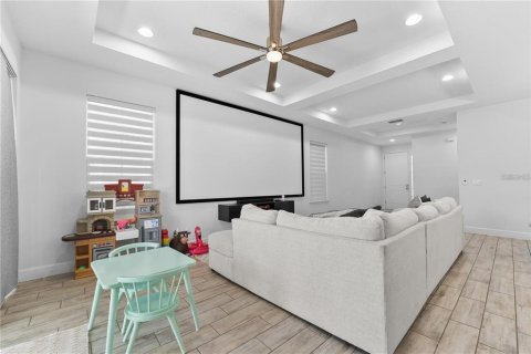 Townhouse in Longwood, Florida 4 bedrooms, 213.12 sq.m. № 2130855 - photo 9
