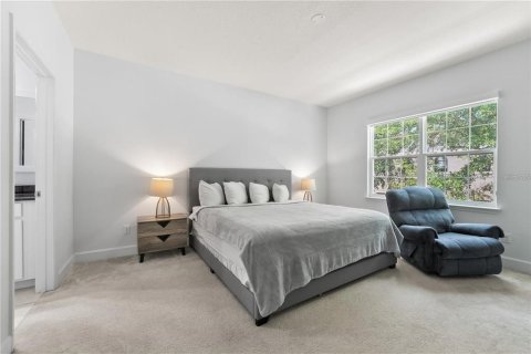 Townhouse in Longwood, Florida 4 bedrooms, 213.12 sq.m. № 2130855 - photo 17