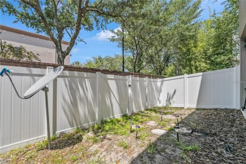Townhouse in Longwood, Florida 4 bedrooms, 213.12 sq.m. № 2130855 - photo 12