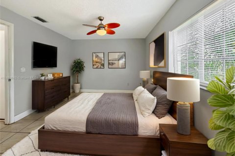 Condo in Hollywood, Florida, 2 bedrooms  № 1924187 - photo 10