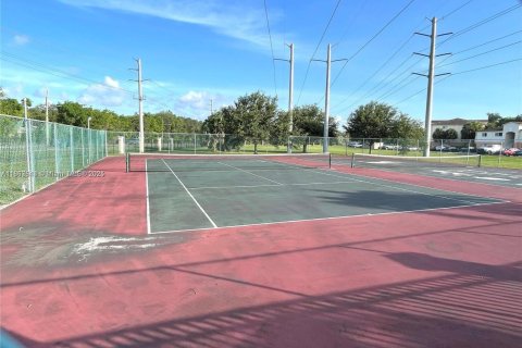 Condominio en alquiler en Hollywood, Florida, 2 dormitorios, 78.97 m2 № 1924187 - foto 23