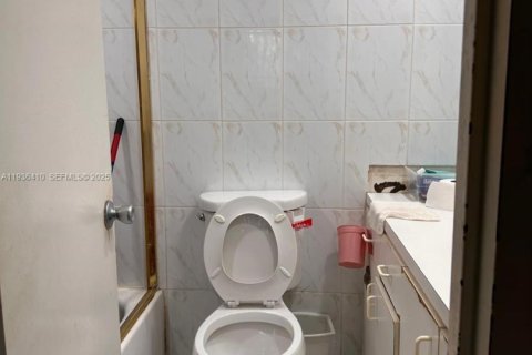 Купить кондоминиум в Санни-Айлс-Бич, Флорида 2 спальни, 82.87м2, № 2053512 - фото 15