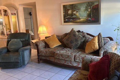 Купить кондоминиум в Санни-Айлс-Бич, Флорида 2 спальни, 82.87м2, № 2053512 - фото 9