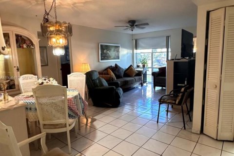 Купить кондоминиум в Санни-Айлс-Бич, Флорида 2 спальни, 82.87м2, № 2053512 - фото 26